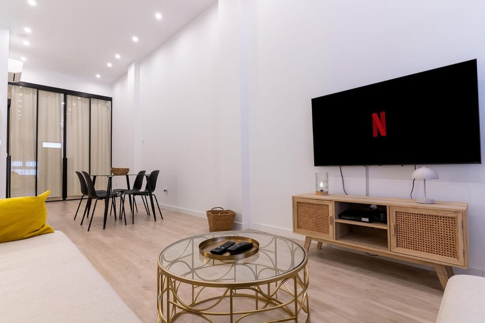 Apartamento moderno recién reformado con patio en el centro de Elche Apartment in Vinalopó Mitjà