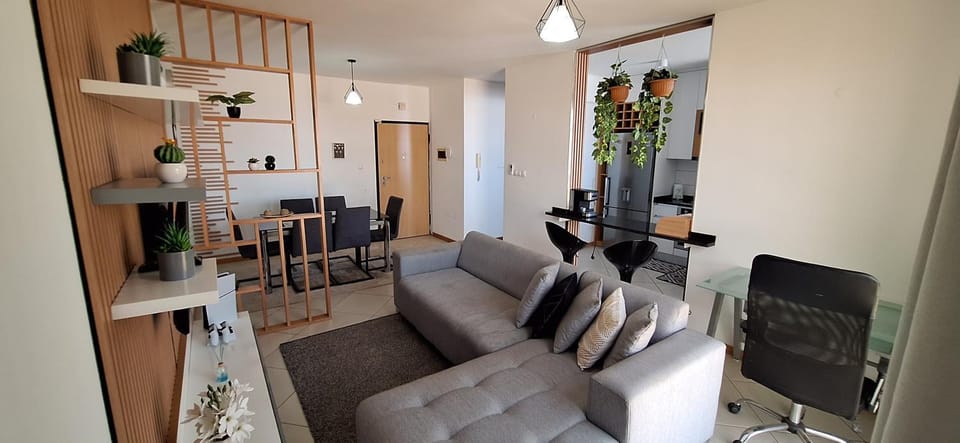 Communal lounge/ TV room, TV and multimedia, Living room, Seating area, Evening entertainment
