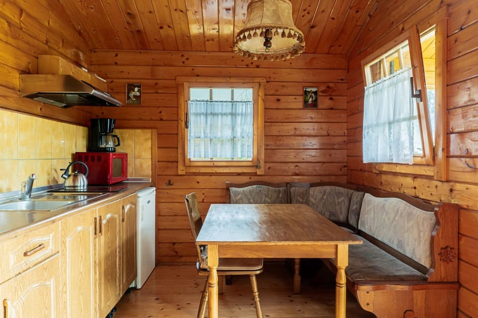 Coffee/tea facilities, Kitchen or kitchenette, Dining area, pet friendly, stove