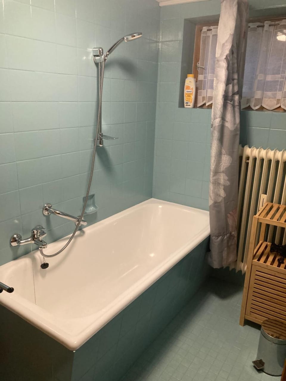 Bathroom, Bath
