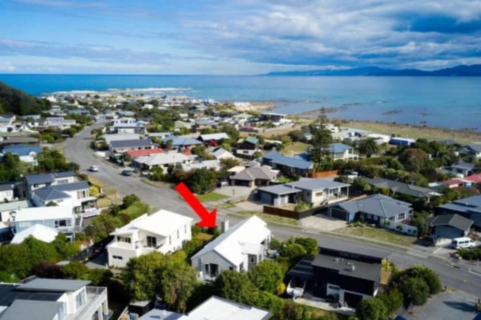 Neighbourhood, Bird's eye view, Sea view, Location