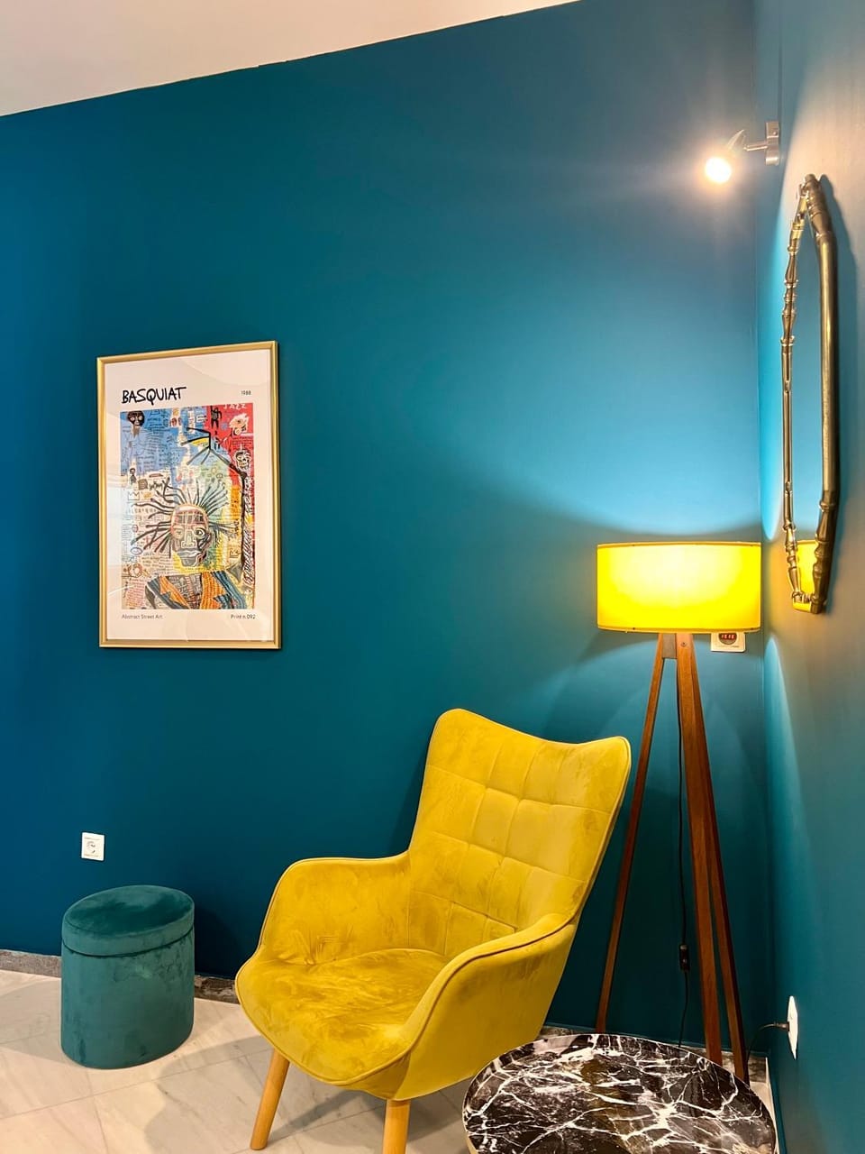 Living room, Decorative detail, Seating area