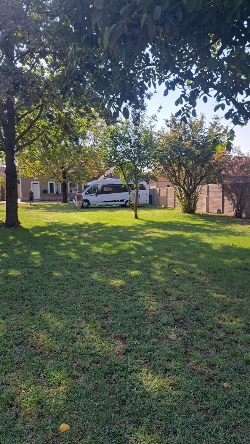 Nosztalgia kemping és apartman Campground/ 
RV Resort in Hungary