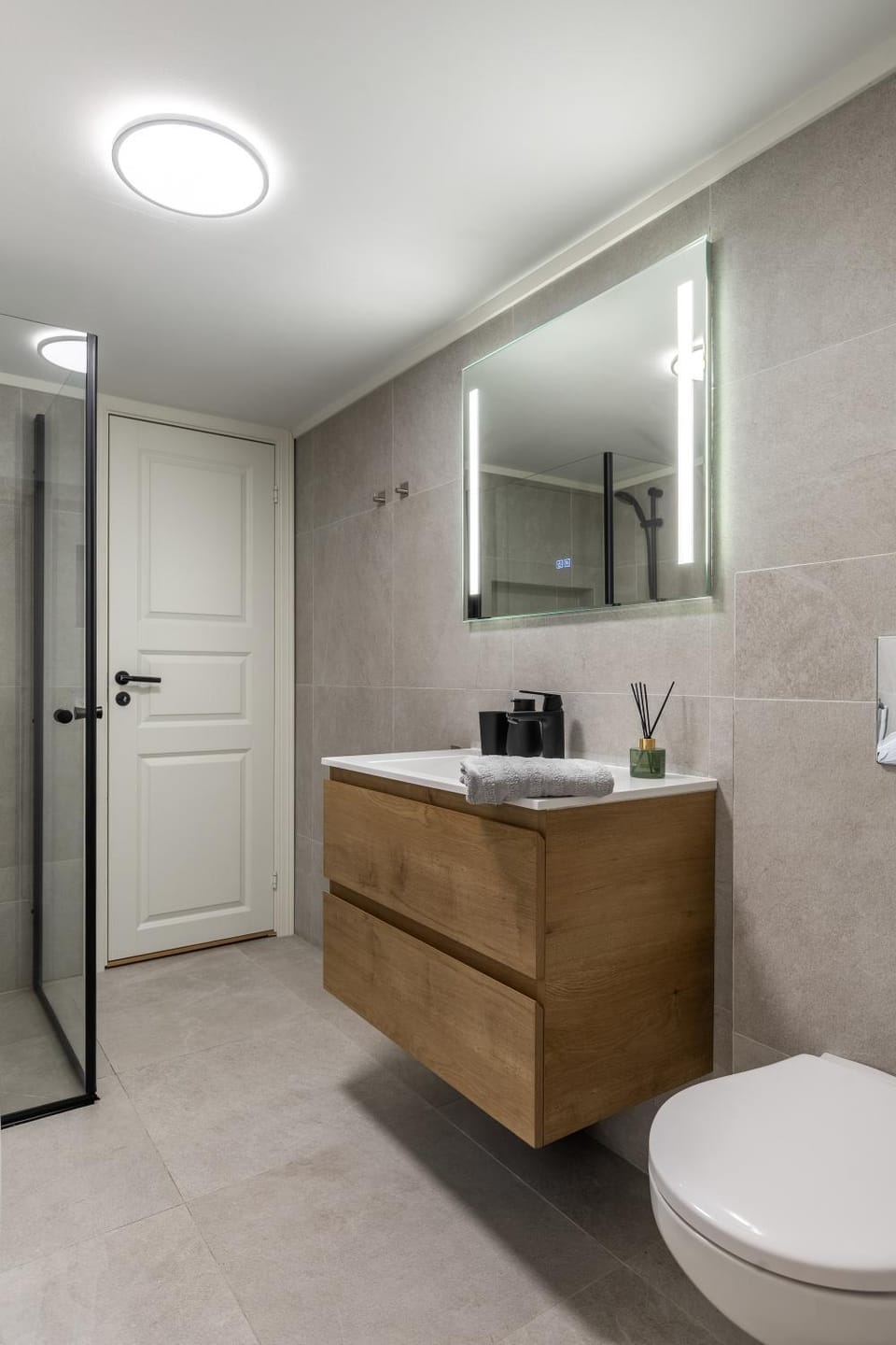Shower, Toilet, Bathroom