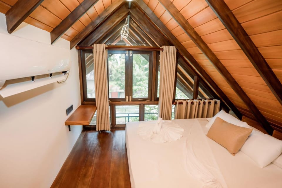 Bed, Photo of the whole room, Bedroom, air conditioner