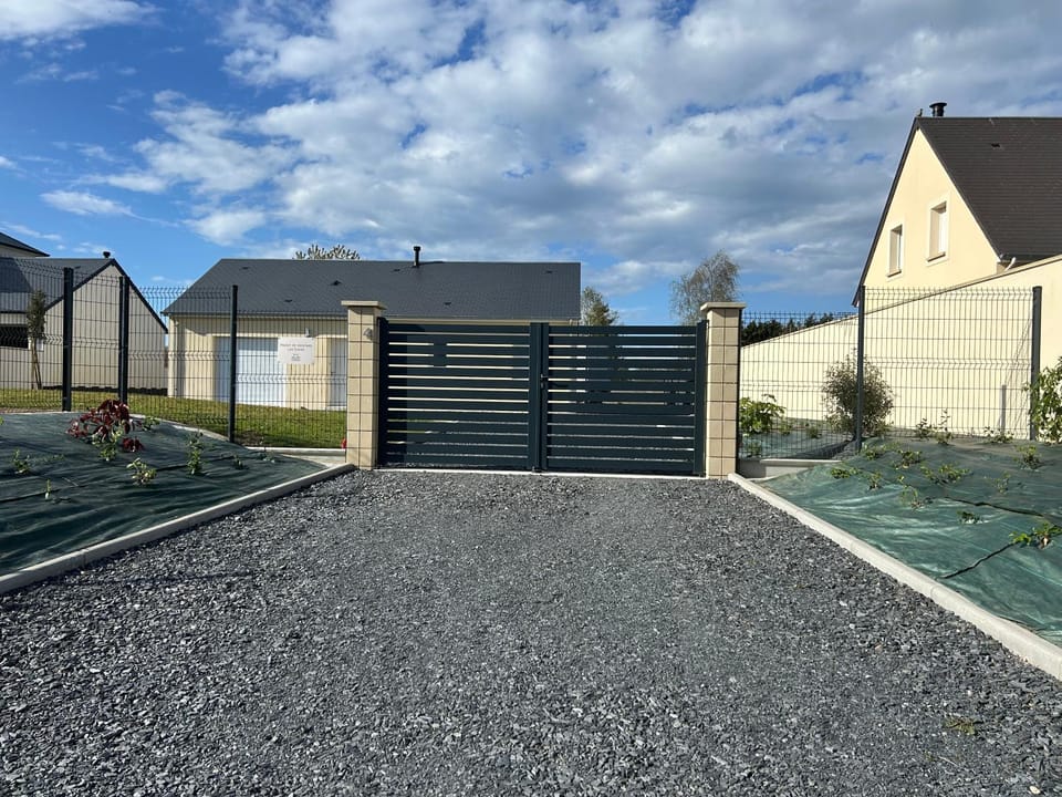 Property building, Street view