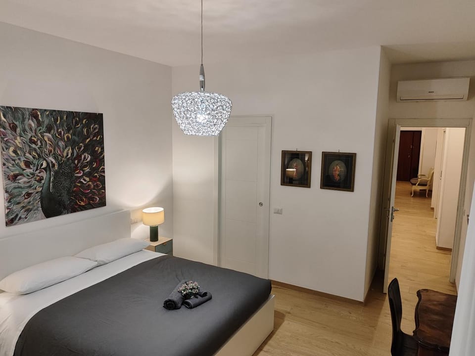 Bedroom, air conditioner