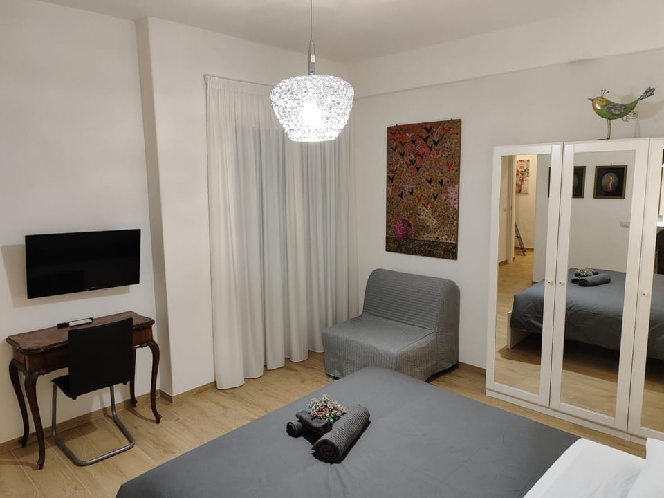 Bedroom, wardrobe