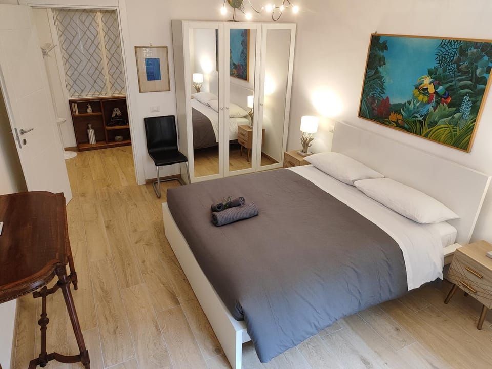 Bedroom, air conditioner