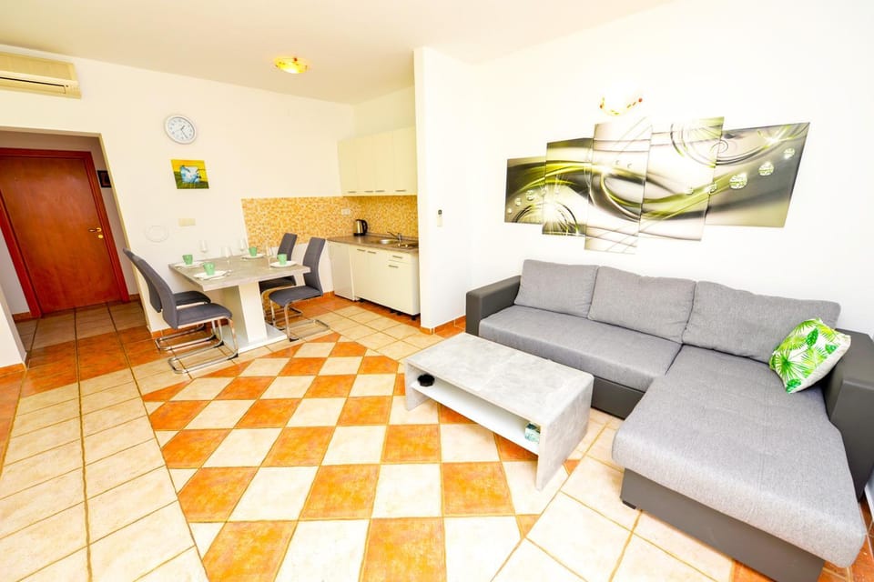 Kitchen or kitchenette, Living room, Seating area