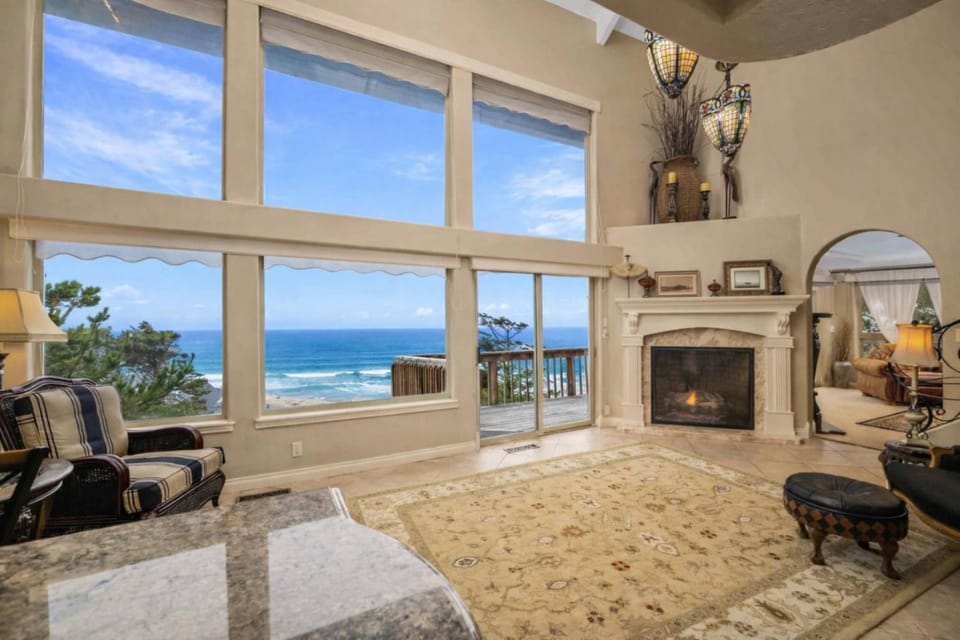 Luxury Ocean Escape House in Lincoln City