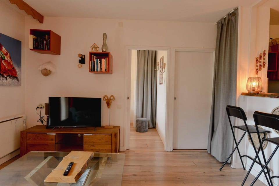 Modern apartment in the Alps Apartment in Les Deux Alpes