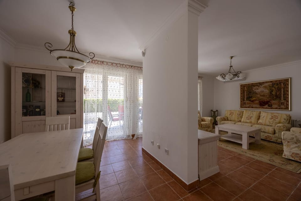 Apartment with private pool Kotor, Ljuta Apartment in Dobrota