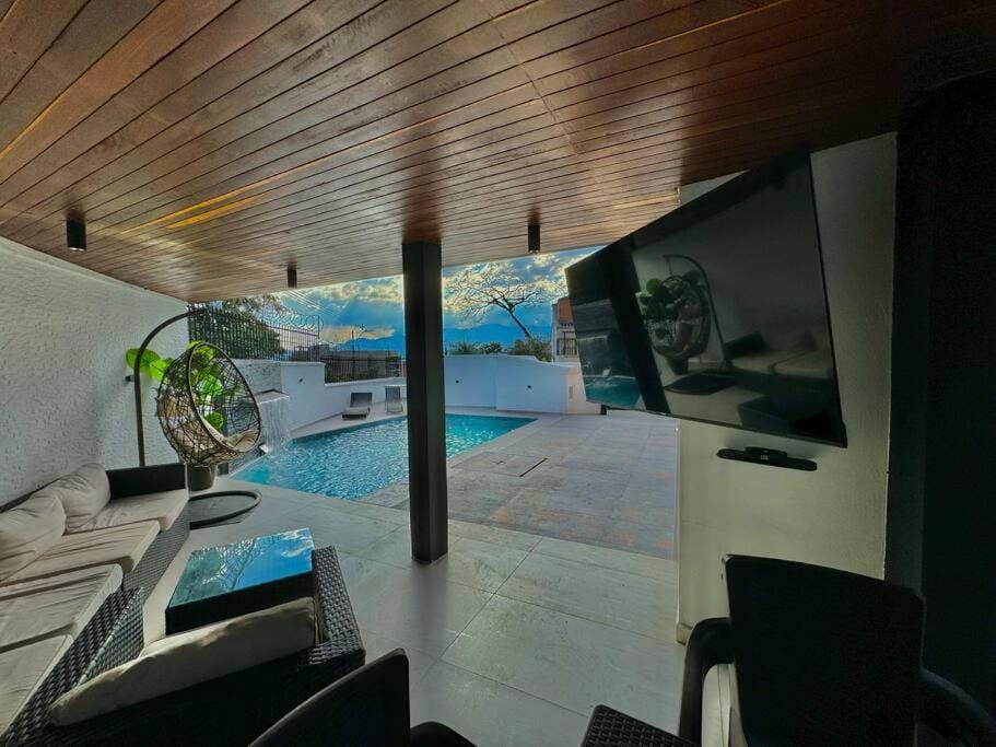 Balcony/Terrace, Swimming pool