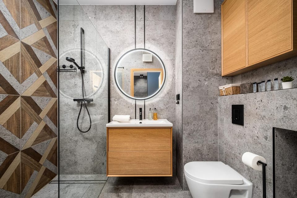 Shower, Toilet, Bathroom