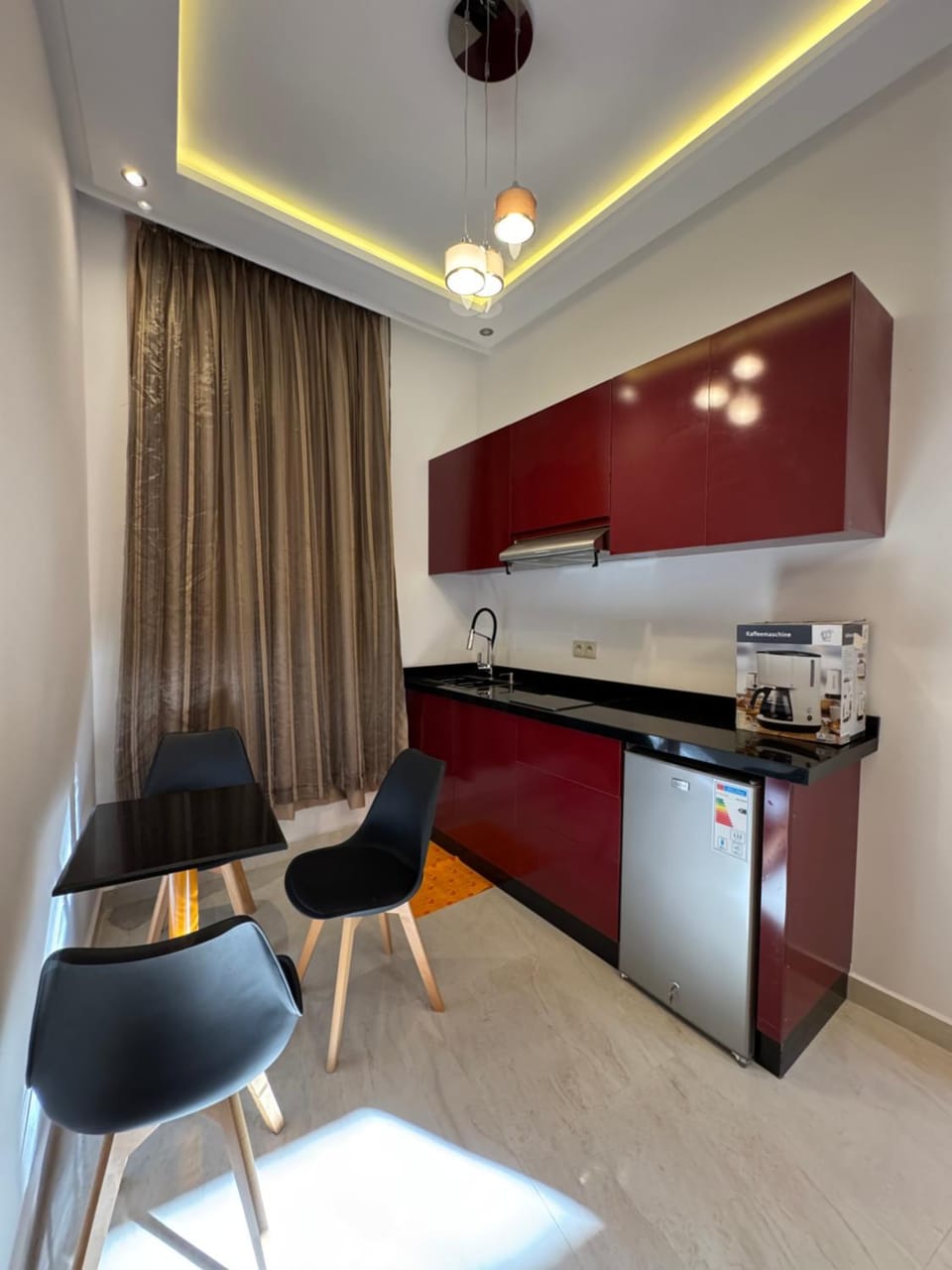Kitchen or kitchenette, Living room, Seating area