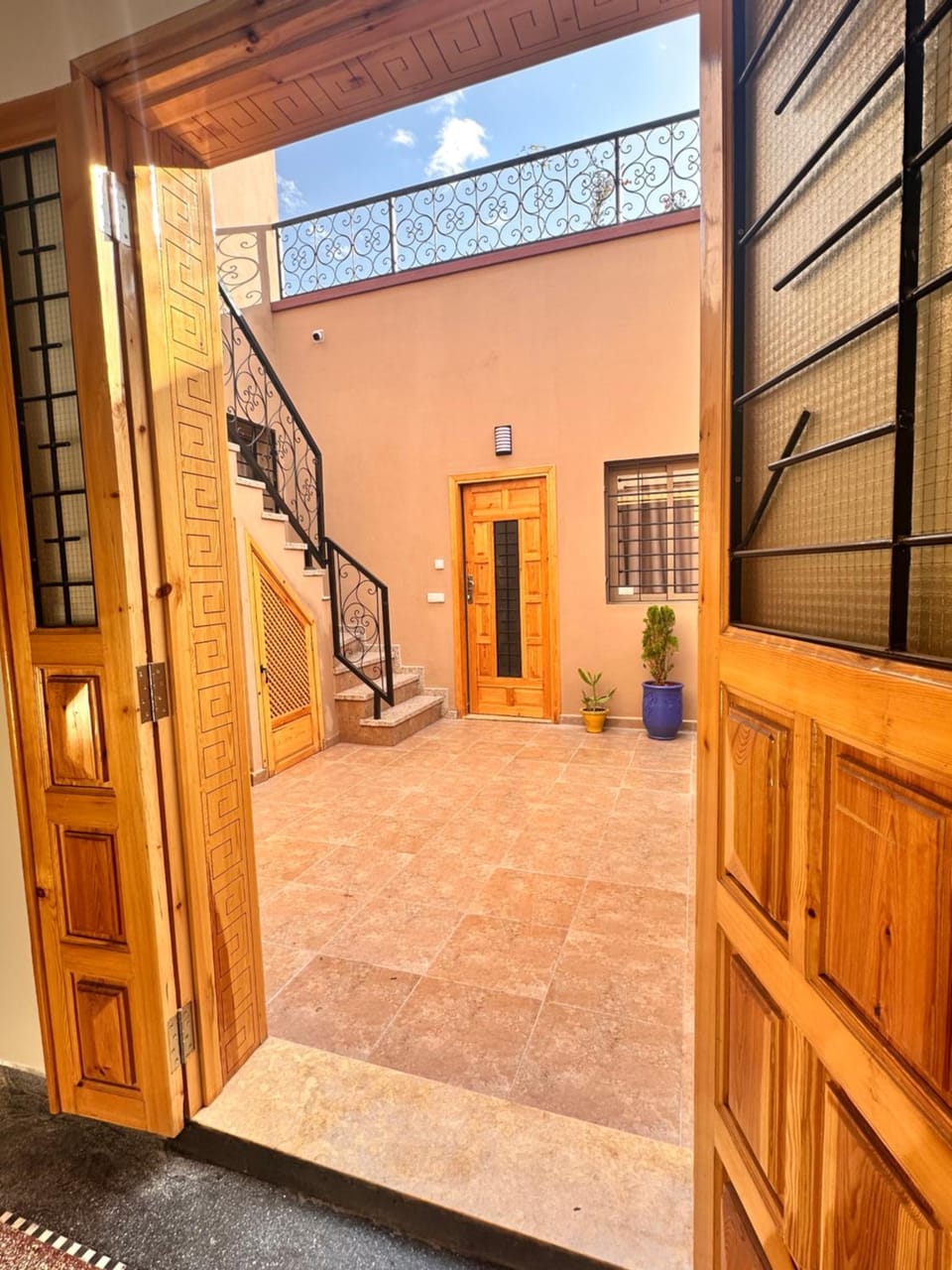 Facade/entrance, Day