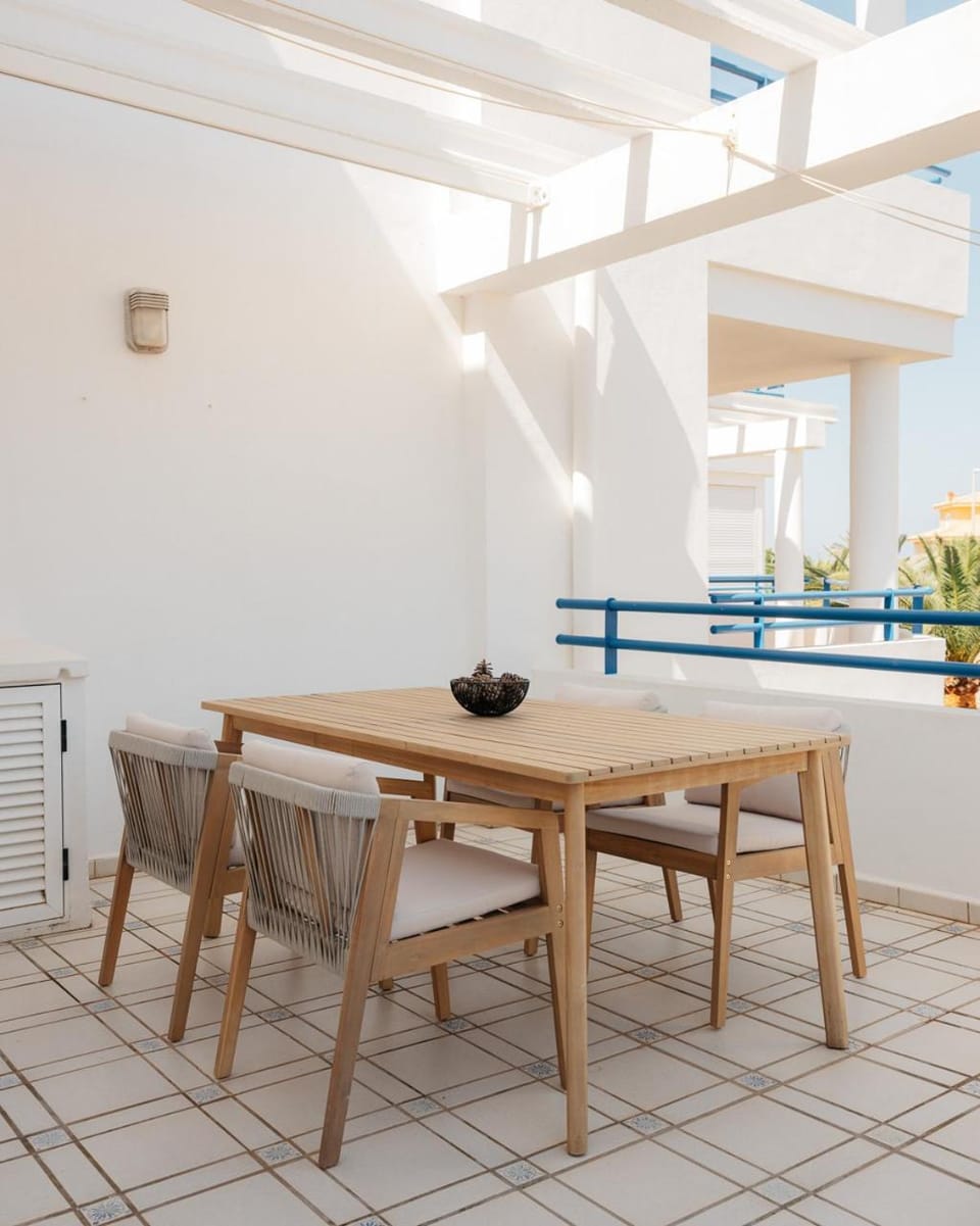 View (from property/room), Balcony/Terrace, Seating area, Dining area