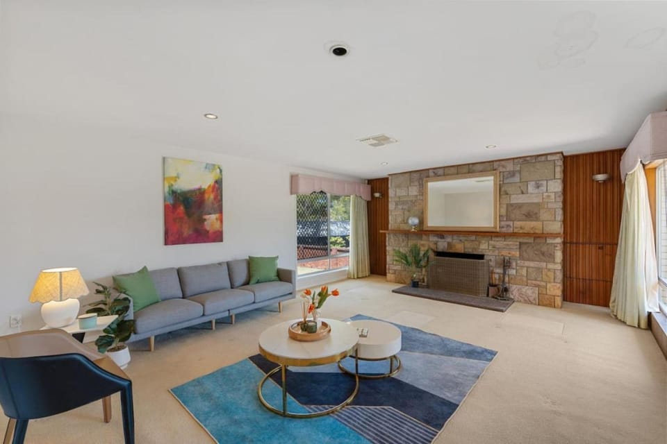 Charming 4BR House with Parking near Sunnybank House in Brisbane