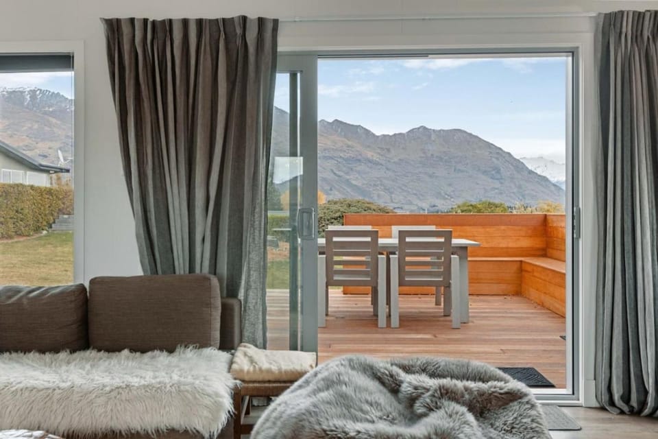 Patio, Natural landscape, View (from property/room), Living room, Seating area, Mountain view