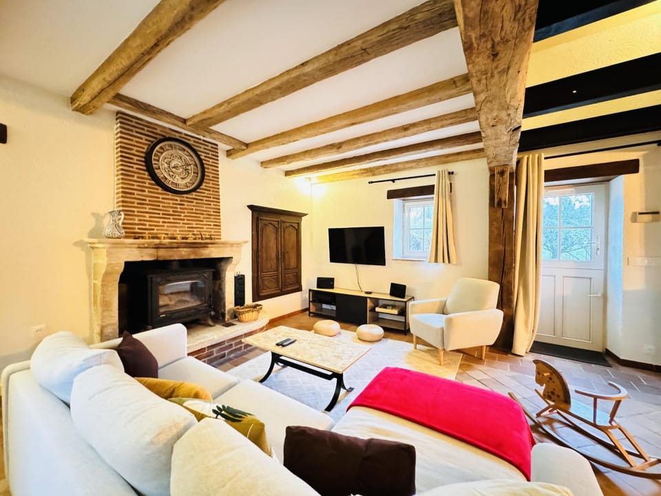 Communal lounge/ TV room, Living room