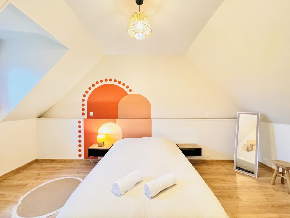 Bed, Bedroom