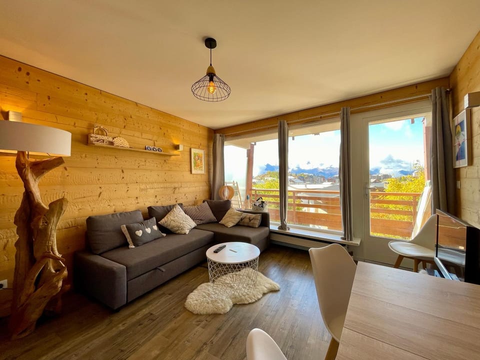 Natural landscape, Living room