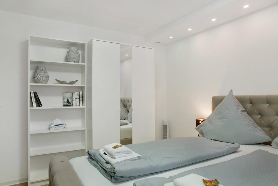 Living room, Bedroom