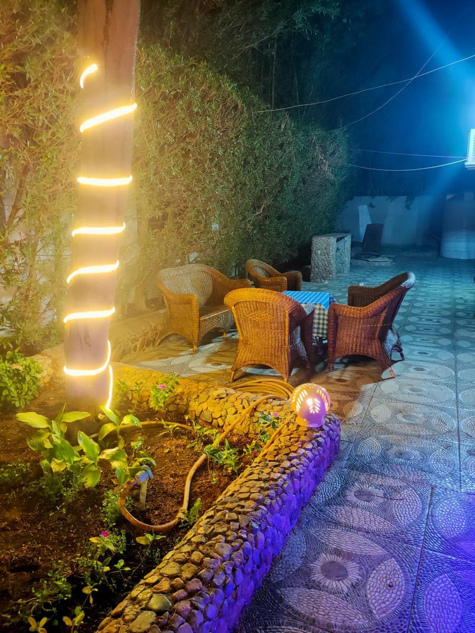 Property building, Patio, Night, BBQ facilities, BBQ facilities, Garden, Living room, Garden view