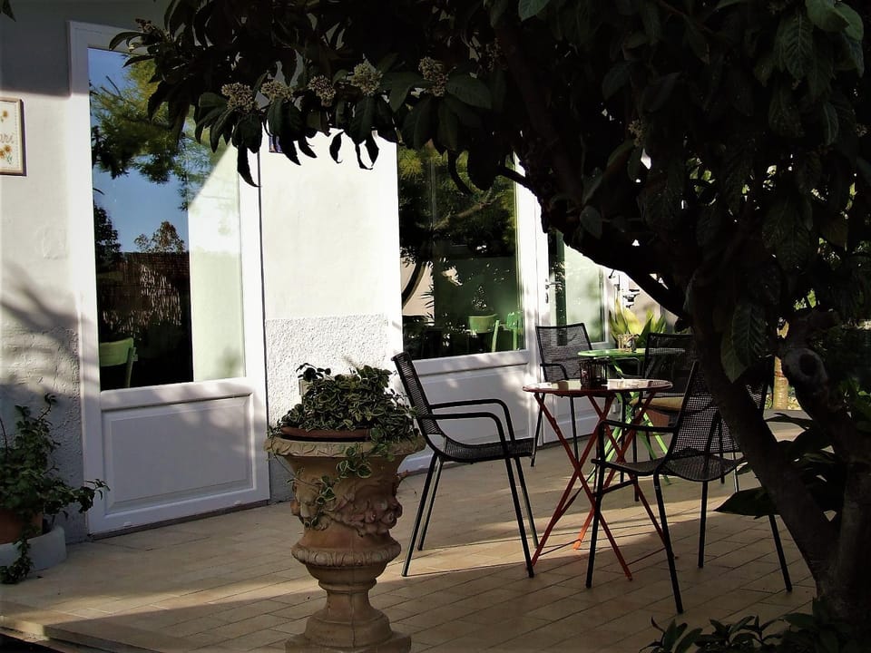Property building, Garden