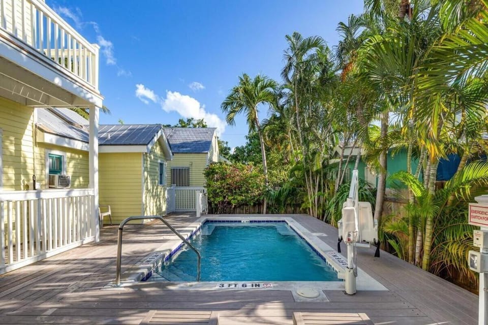 Leo's Lodge House in Key West