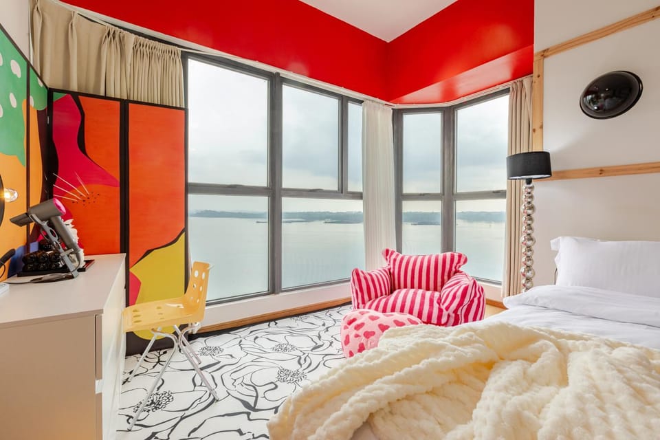 Bed, Natural landscape, Photo of the whole room, Bedroom, Sea view