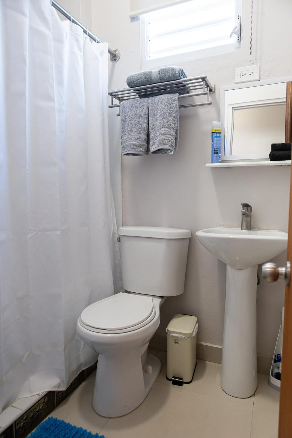 202-Beautiful City GEM near the beach with Free Parking Apartment in San Juan