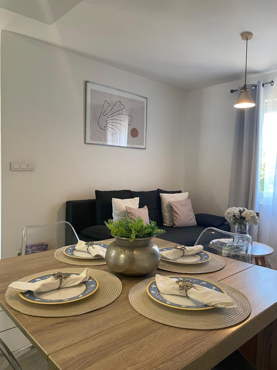 Living room, Dining area