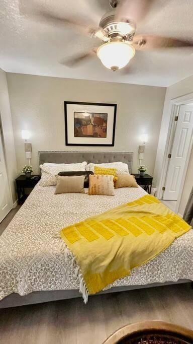 Bed, Photo of the whole room, Bedroom