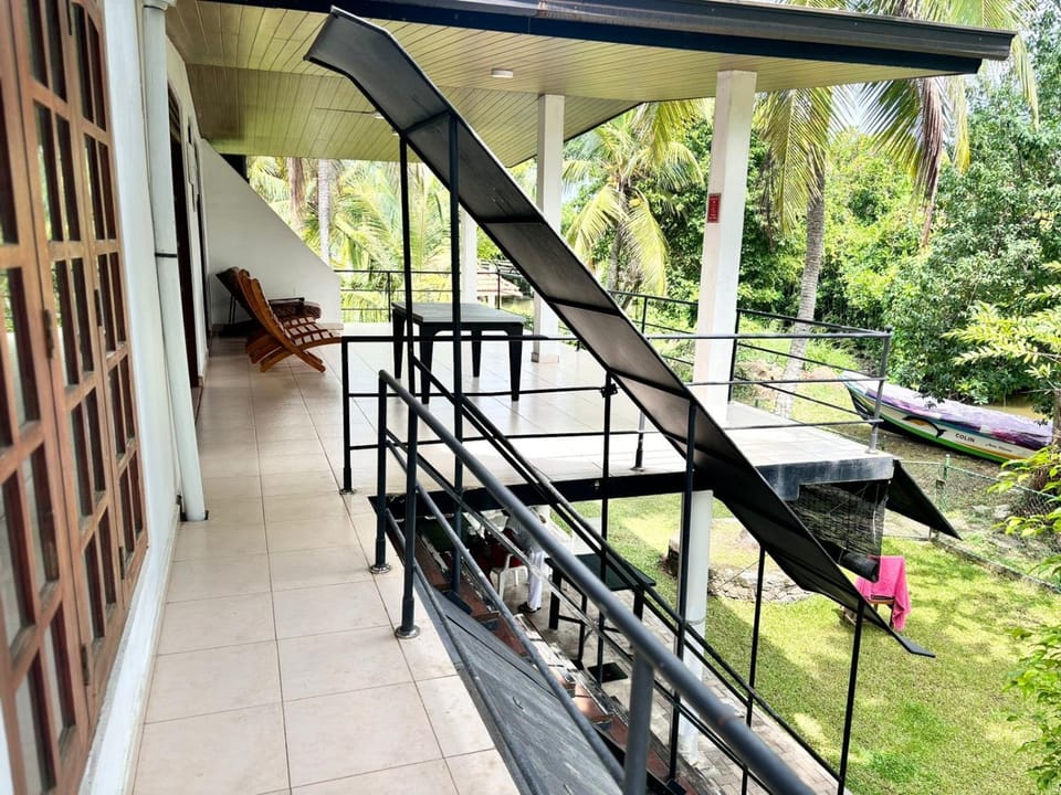 View (from property/room), Balcony/Terrace