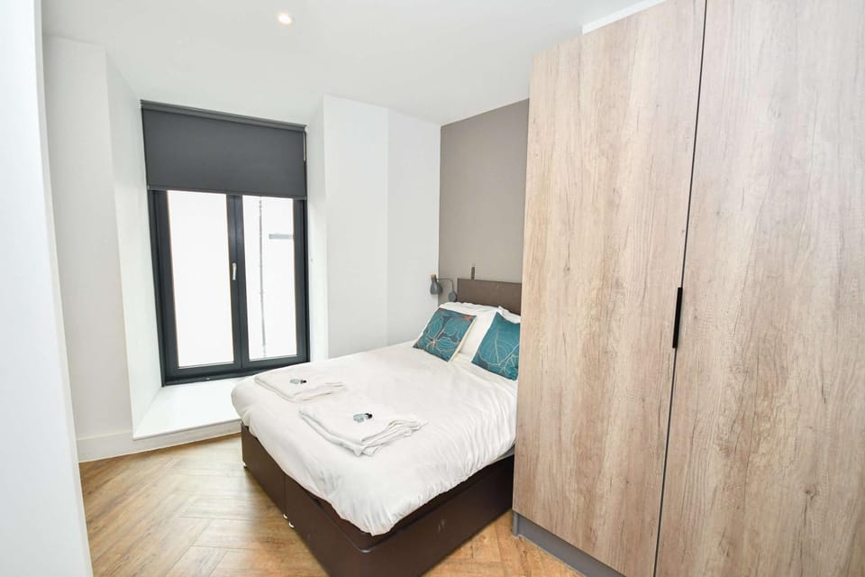Spacious 2BED Central Manchester Flat w Security Apartment in Salford