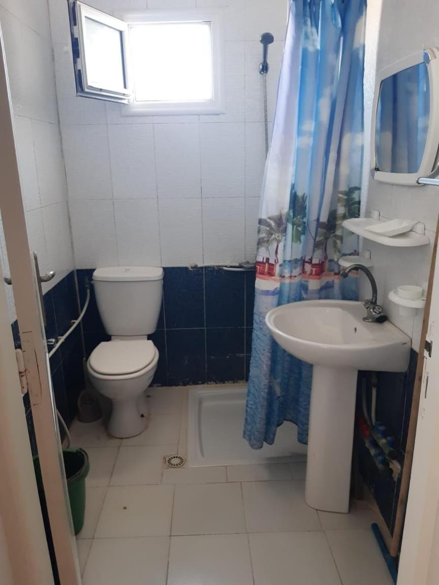 Shower, Bathroom, towels