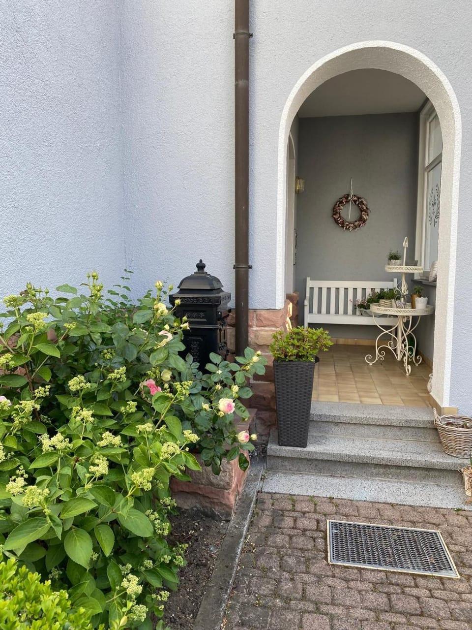 Facade/entrance