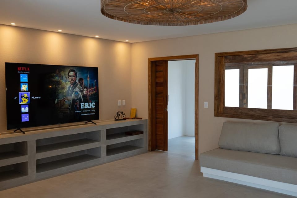 Communal lounge/ TV room, TV and multimedia, Living room