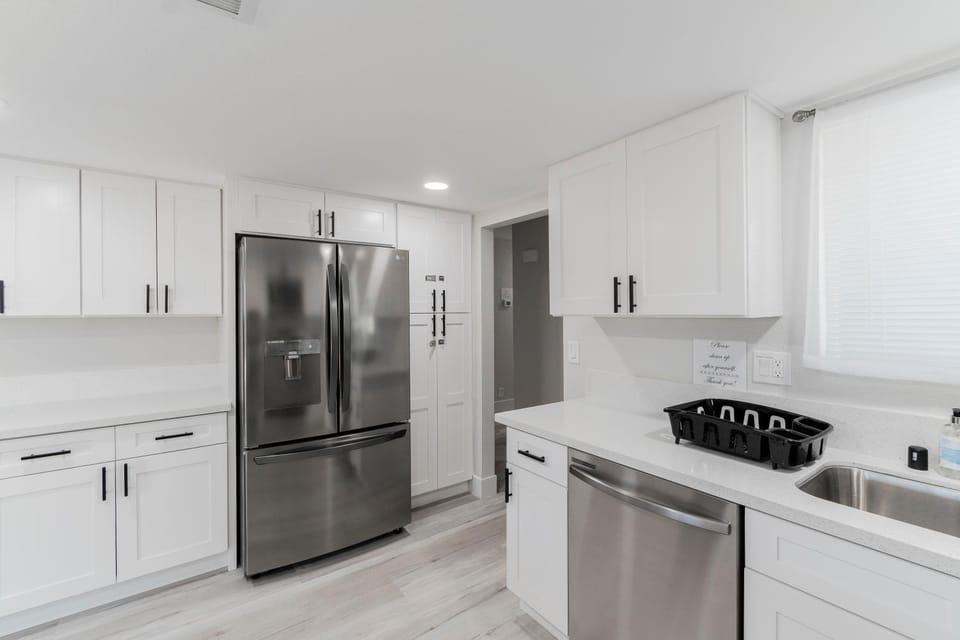 5Mins to Fremont 10Mins to Strip! Sleeps 8 House in North Las Vegas