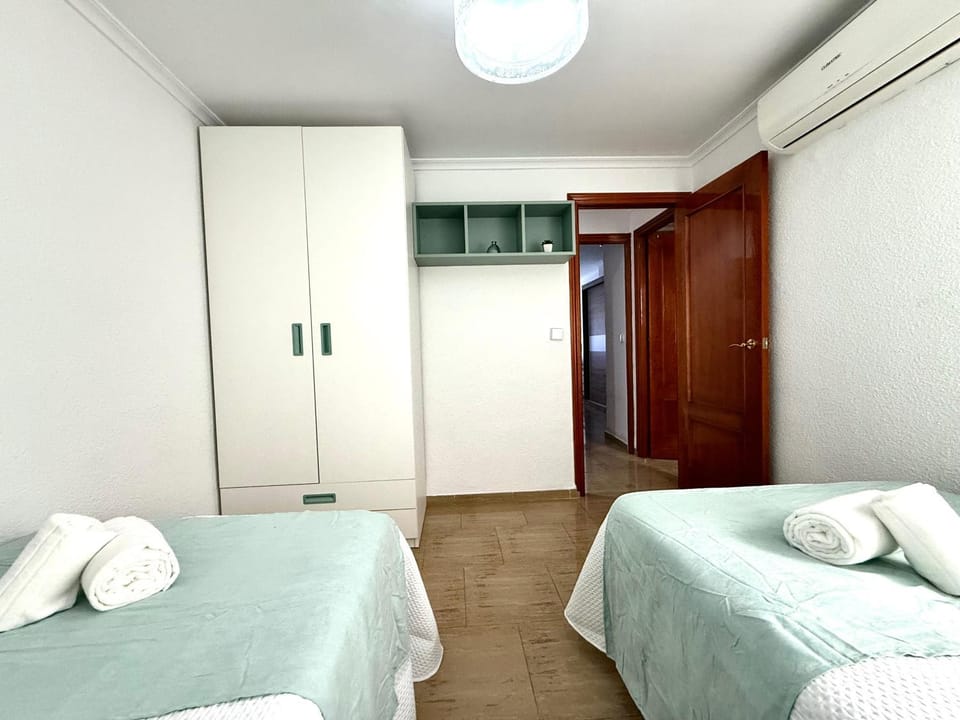 Photo of the whole room, Bedroom