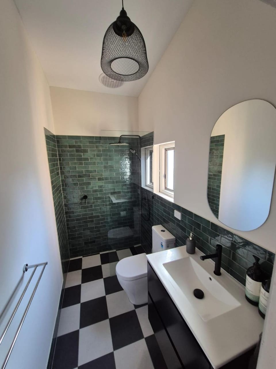 Charming! 3 Bed Garden by Beach House in Adelaide