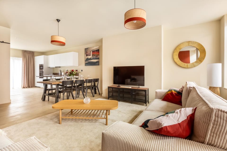 TV and multimedia, Living room, Dining area