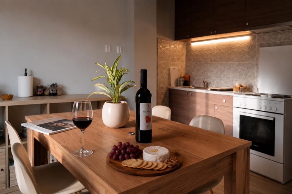 Kitchen or kitchenette, Food and drinks, Dining area, Food, Drinks, kitchen