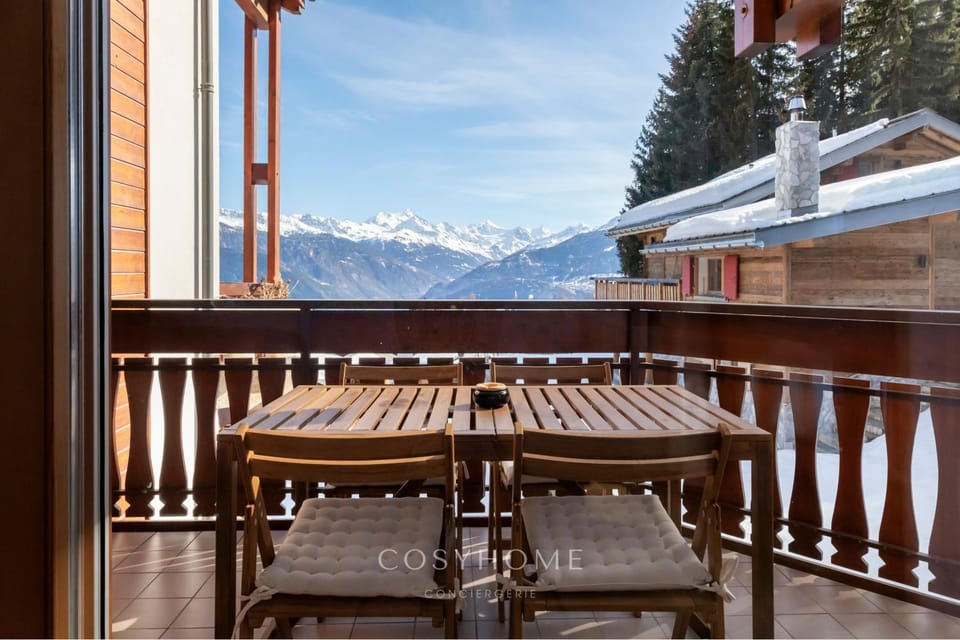 Natural landscape, Winter, View (from property/room), Balcony/Terrace, Dining area, Mountain view
