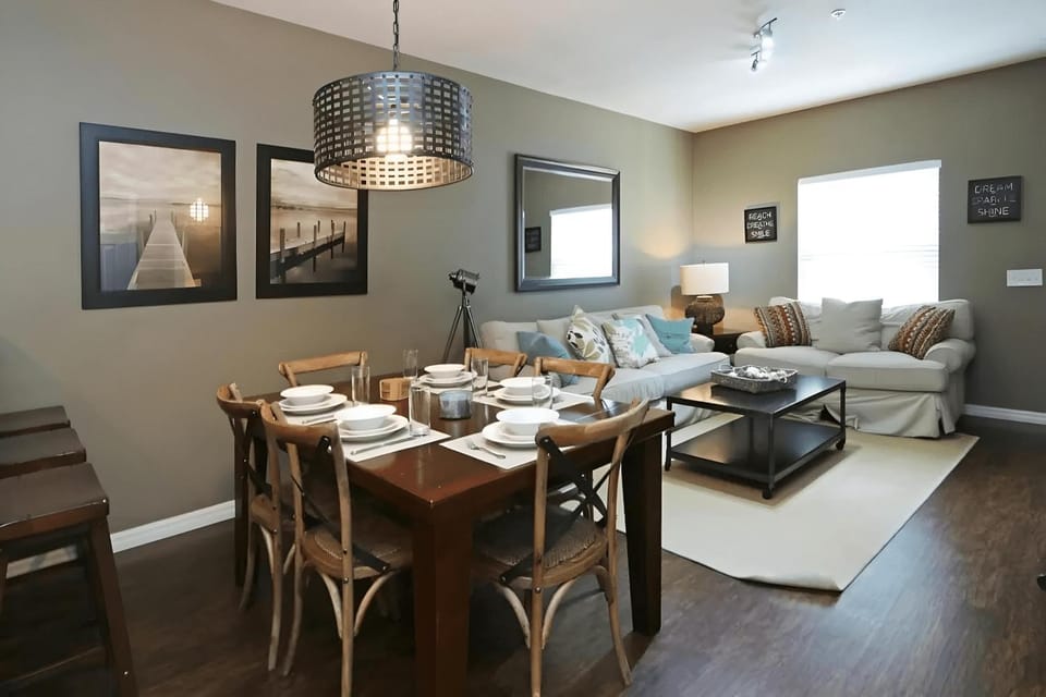 Living room, Dining area