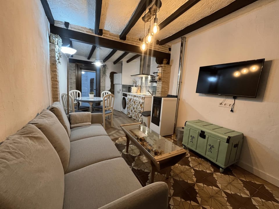 Communal lounge/ TV room