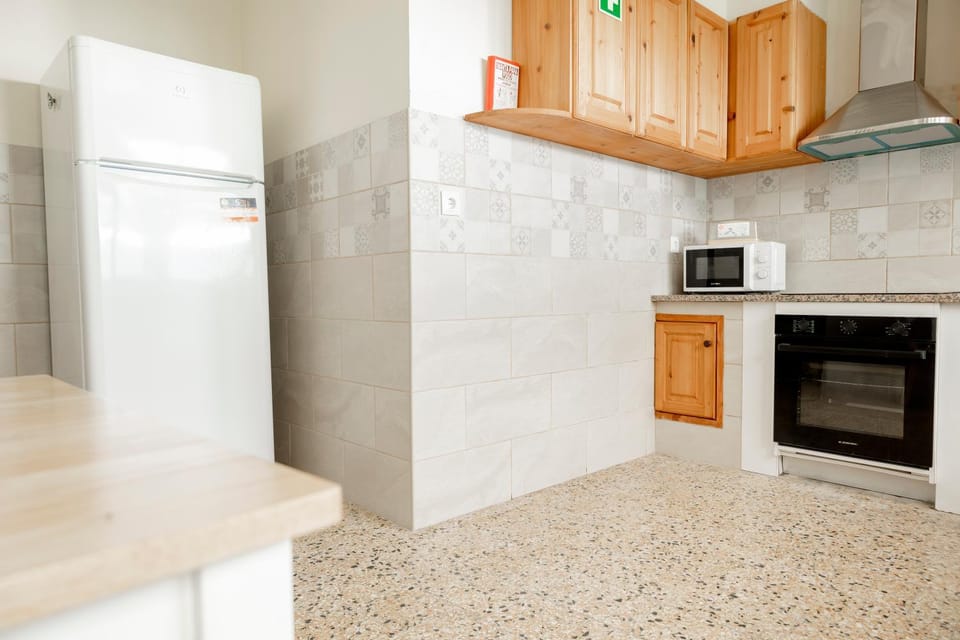 microwave, oven, stove, kitchen