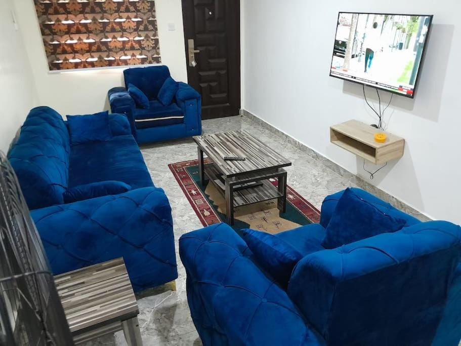 Beautiful 3 bedrooms apartment TV in all rooms Apartment in Lagos